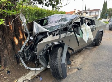 j9九游真人游戏第一品牌登录入口行车不规范🚗TMZ：警方认为阿里纳斯儿子可能因超速导致车祸